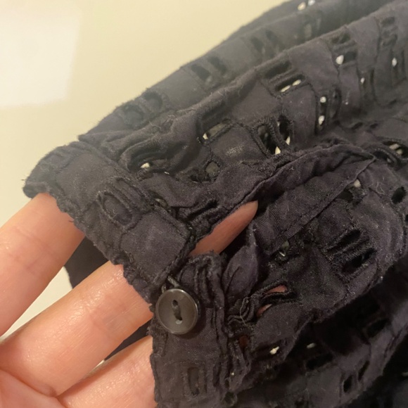 Elizabeth & James eyelet top, Size: Small, Black - Picture 5 of 7